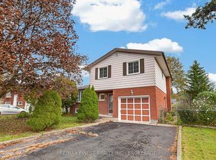 794 Butternut St, Kingston, ON K7M 6C1