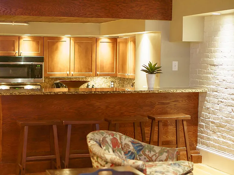 113 Beacon St #6 — Photo 12