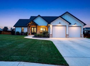 156 Woodbridge Dr, La Vernia, TX 78121