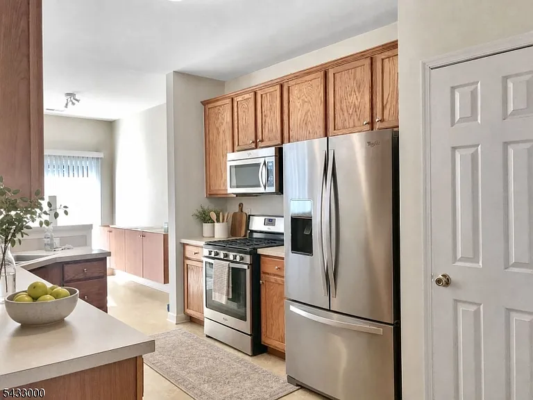 46 Kennedy Ct — Photo 5