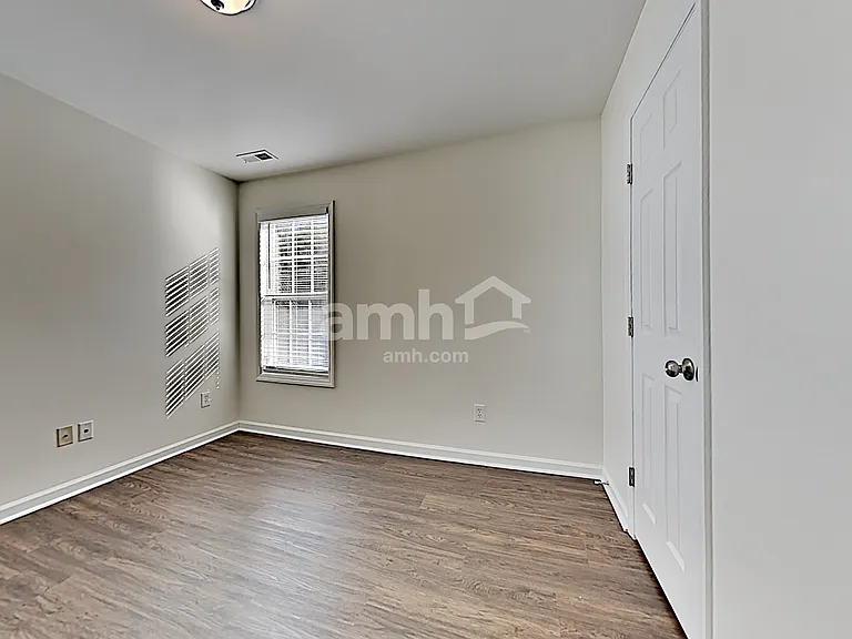 8008 Willowglen Dr — Photo 18