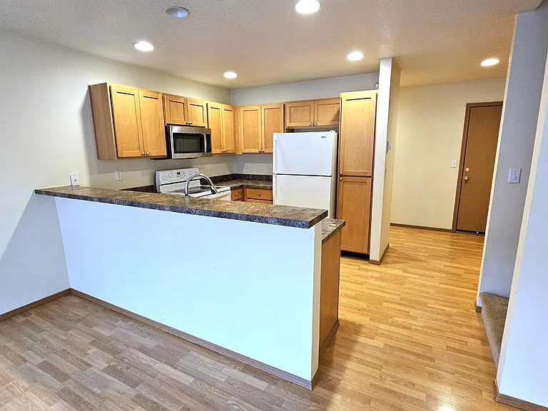 8111 NE 36th Ct — Photo 5