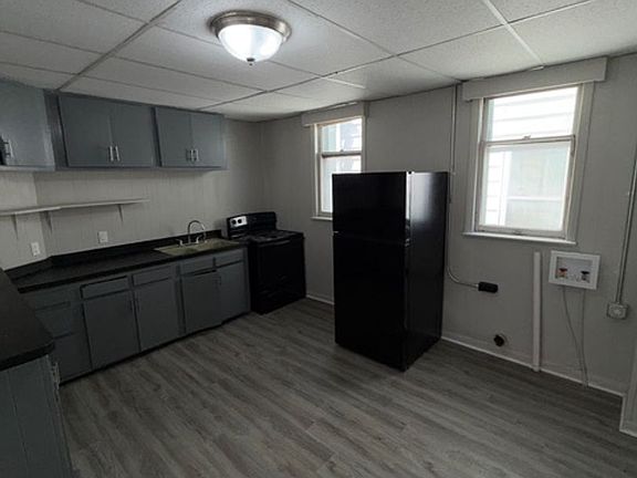3rd image of 1411 W Maryland St #B
