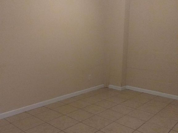 3rd image of 310 W Irvine St