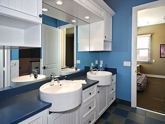 Jack and Jill upstairs bathroom