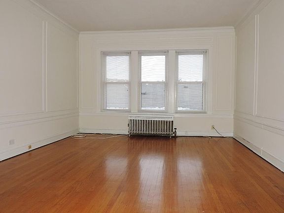 2nd image of 535 Hinman Ave #2B