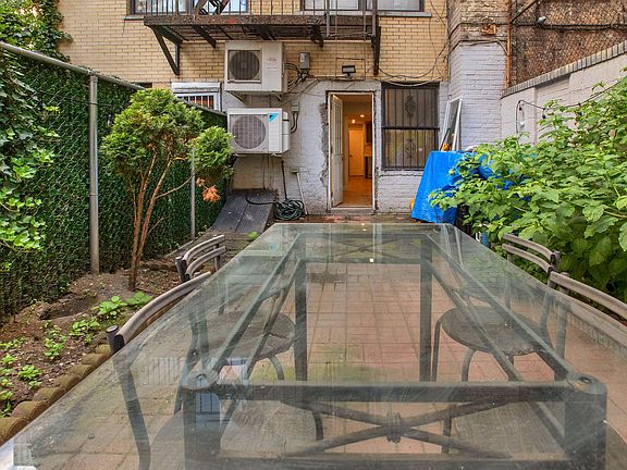 3rd image of 313 E 61st St #1C