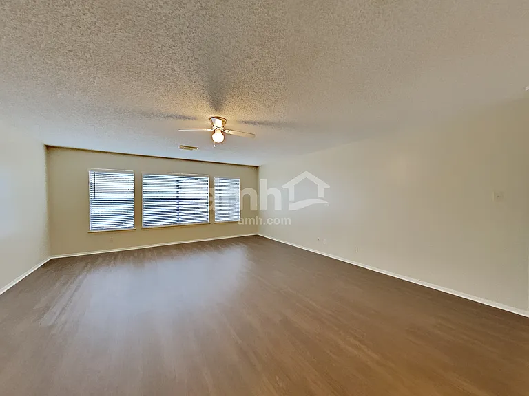 8010 Manderly Pl — Photo 9