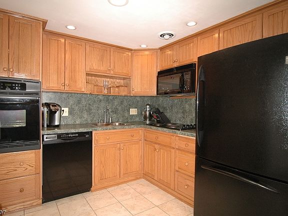 5th image of 4 Woodland Ave