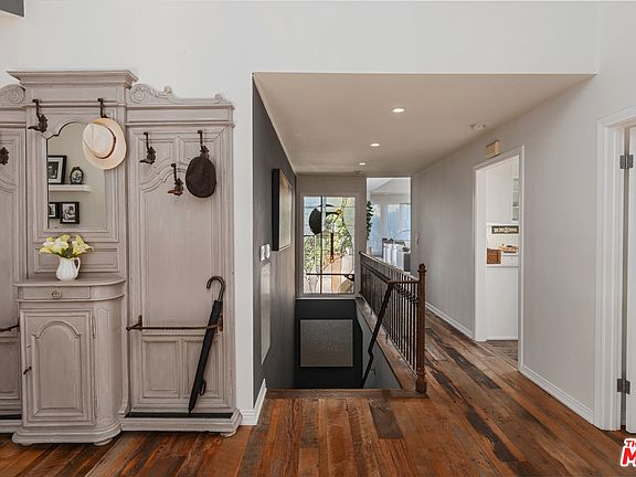 3rd image of 6851 Fernhill Dr