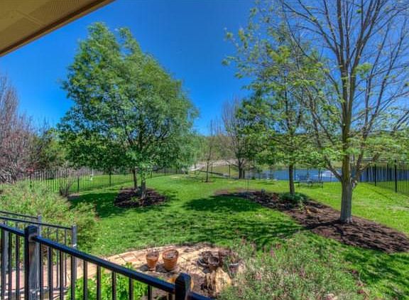 3rd image of 105 Meadowland Dr