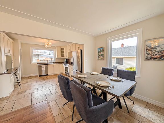 5th image of 50 Whittaker Ave #1