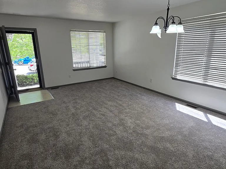 1653 Wagonwheel Dr — Photo 16