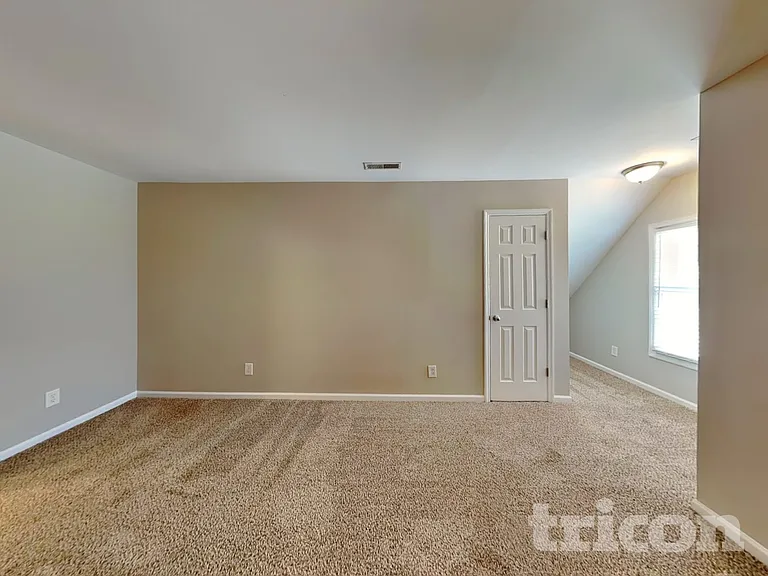 703 Maple Ct — Photo 11