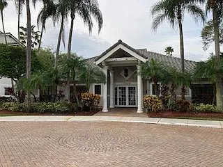 2 bed, 2.0 bath, 1114 sqft, $2,090 — Photo 2