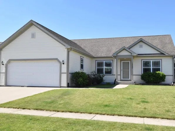 1227 East Pinecrest LANE, Elkhorn, WI 53121