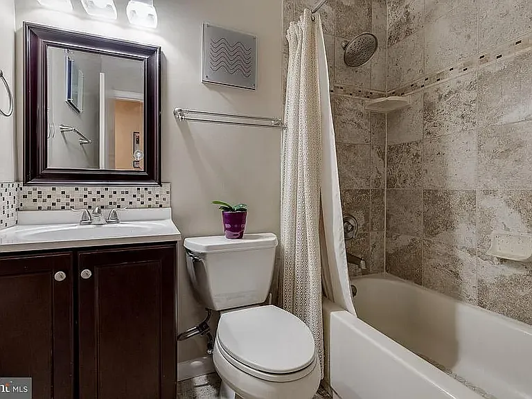 4933 Casimir St — Photo 13