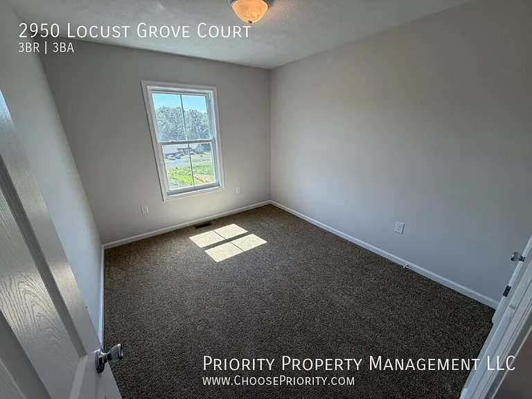 2950 Locust Grove Ct — Photo 17