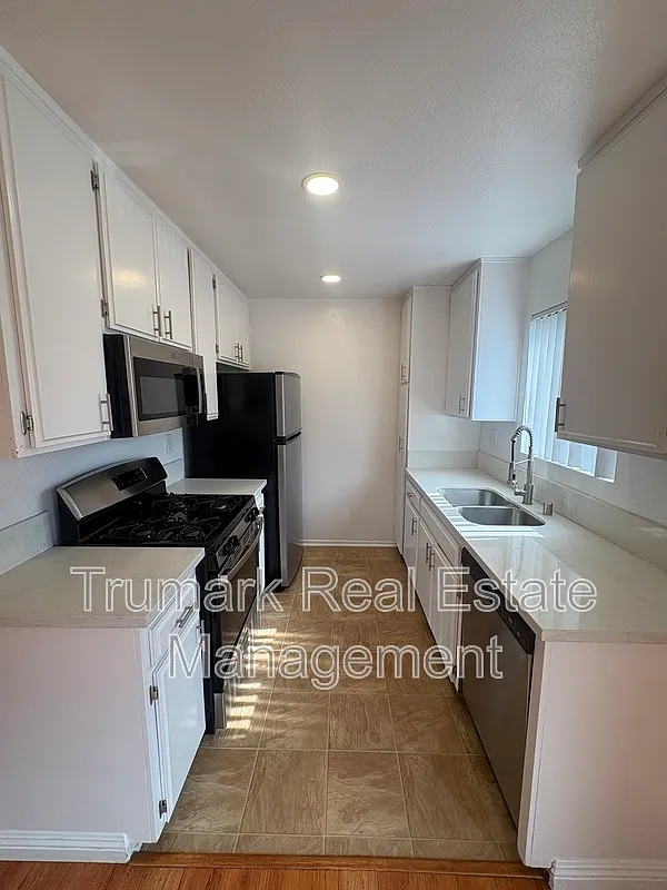 2 bed, 2.0 bath, $2,695 — Photo 4