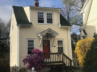 86 Ladd St, East Greenwich, RI 02818