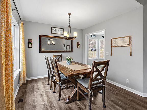 5th image of 215 Norfolk Ln