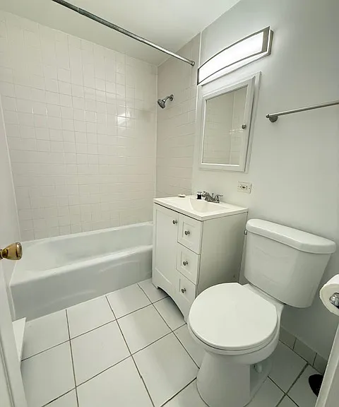 235 W Eugenie St #G2 — Photo 10