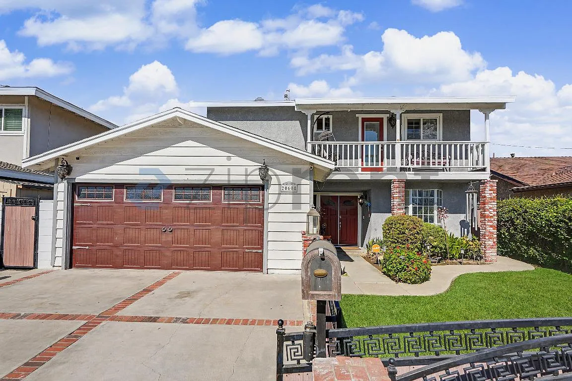 4 bed, 2375 sqft, $7,000 — Photo 1