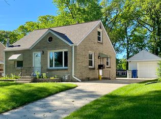 196 W Allerton Ave, Milwaukee, WI 53207