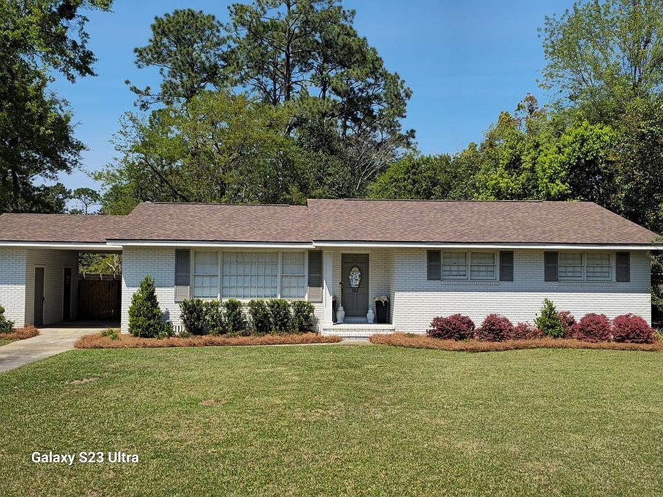 1st image of 702 Maplewood Dr