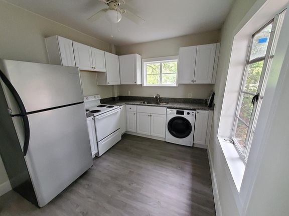 4th image of 925 1/2 S Crystal Lake Dr