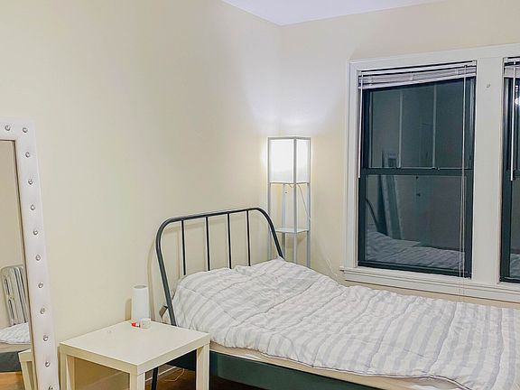 2nd image of 514.205 W Cornelia Ave #205