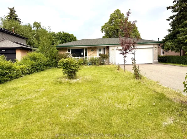 22 Beechwood Cres, Brampton, ON L6T 1Y1