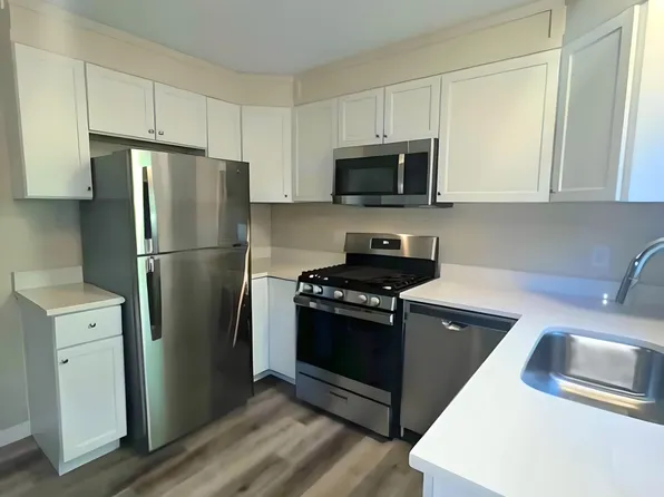 Lincoln Manor, 7319 62nd Ave N #7349, Minneapolis, MN 55428