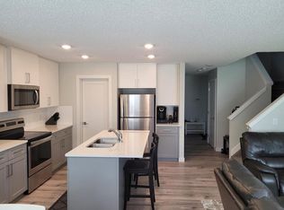 6411 177th Ave NW, Edmonton, AB T5Y3X4