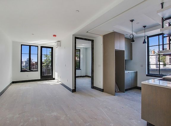 4th image of 82 Jefferson St #Ee1