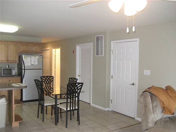 3rd image of 324 W Roberts Ave