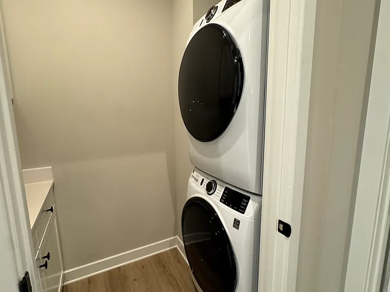8001 Lake Laurel Ln #B — Photo 10
