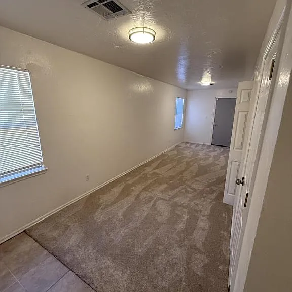 1102 N Lee St — Photo 19