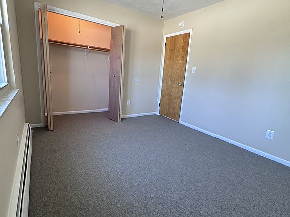 5th image of 400 Riverside Dr #212