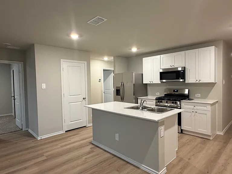 5512 Flannel Ln — Photo 3