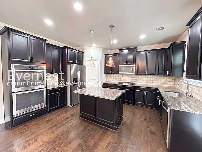 1643 Fairview Dr — Photo 4