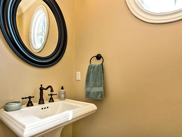 2261 Saint Francis Dr — Photo 15