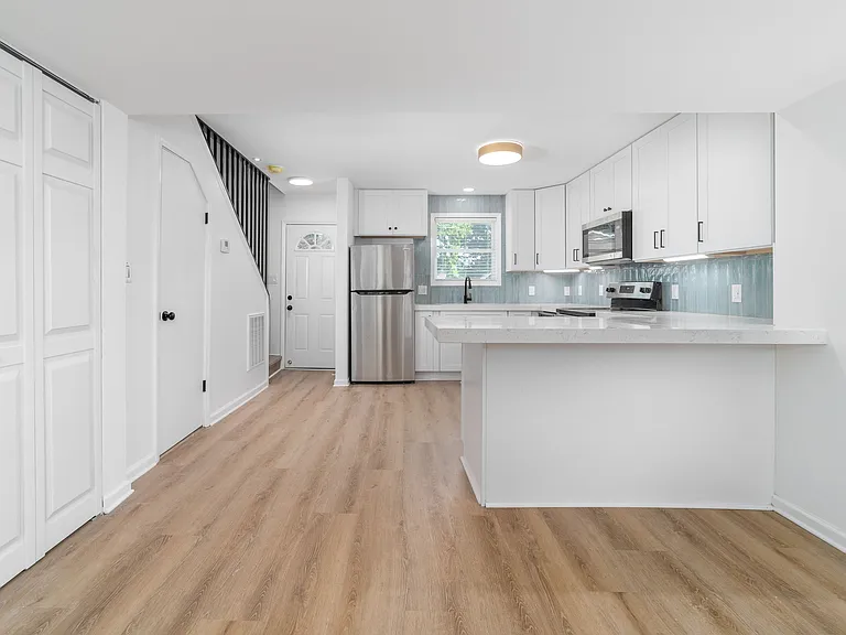 109 Delmont Ct #B1 — Photo 5
