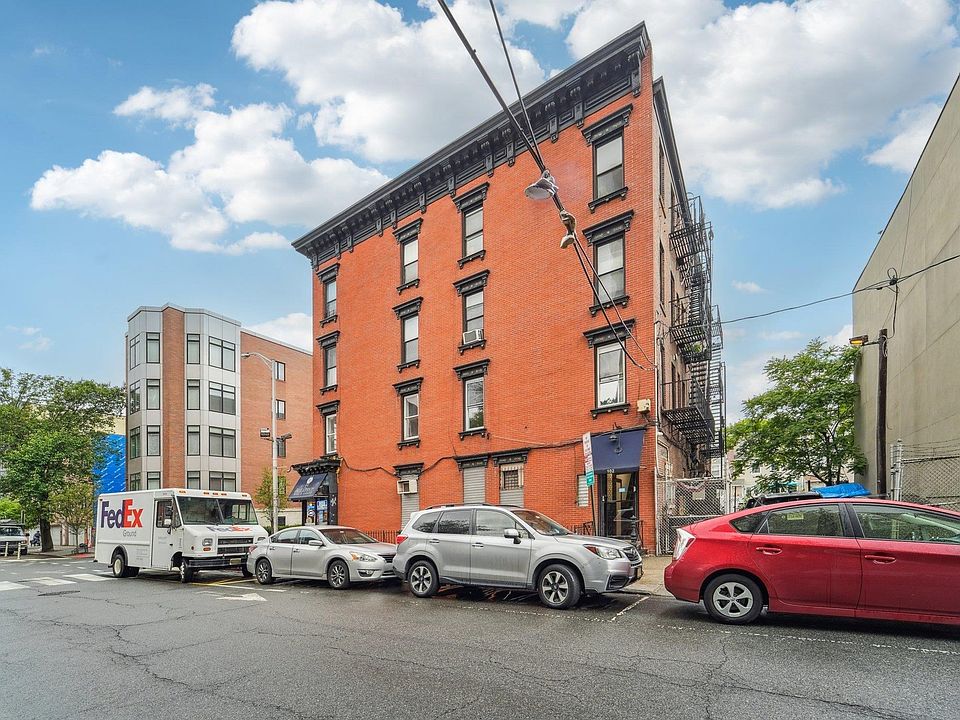 1st image of 450 1st St Unit 1