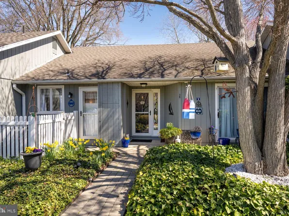 24580 Deepwater Point Dr APT 4, Saint Michaels, MD 21663