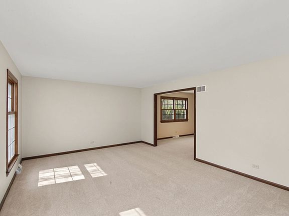 3rd image of 921 Canonero Dr