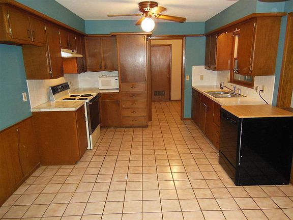 2nd image of 1414 N Money Ave