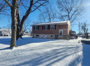 1330 Essex Dr, Lima, OH 45804