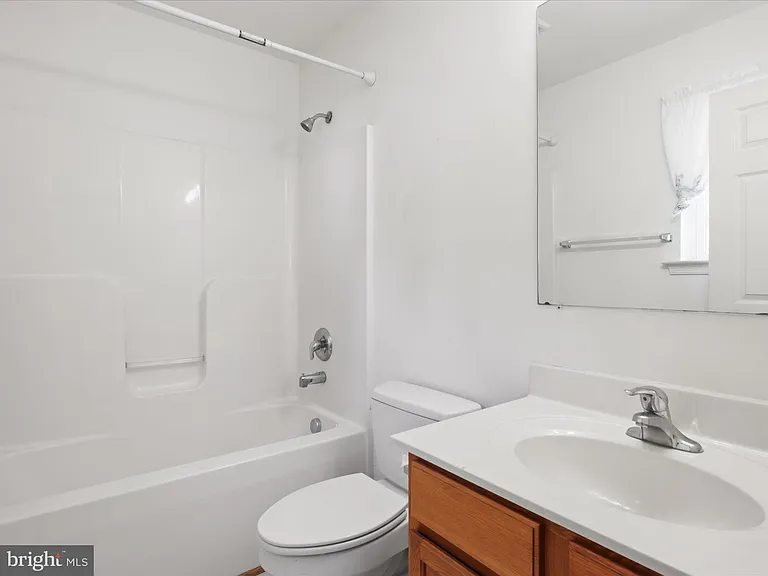 1114 Ashby St — Photo 14