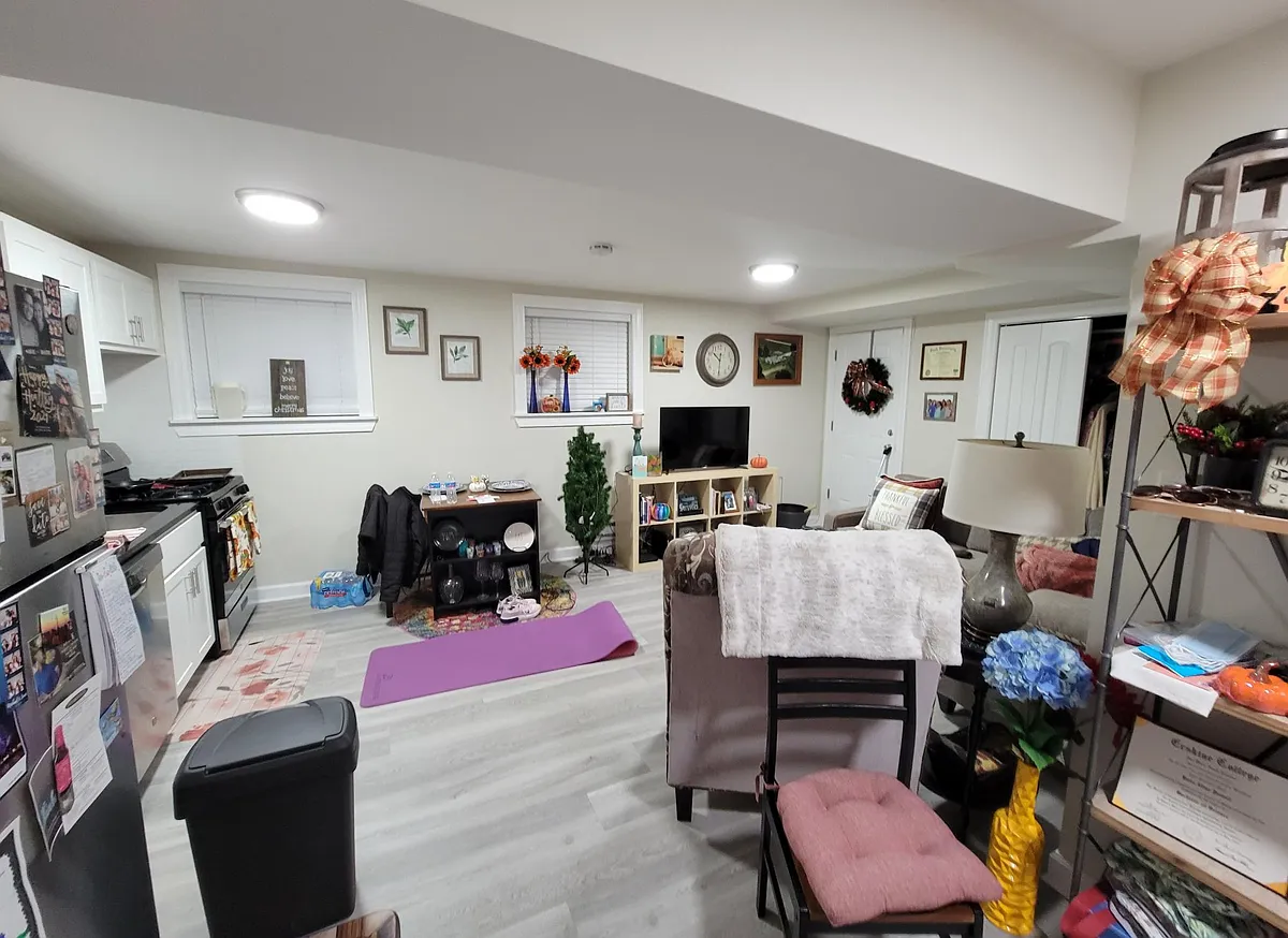 Building Photo - 724-32 W Roscoe St #732NG